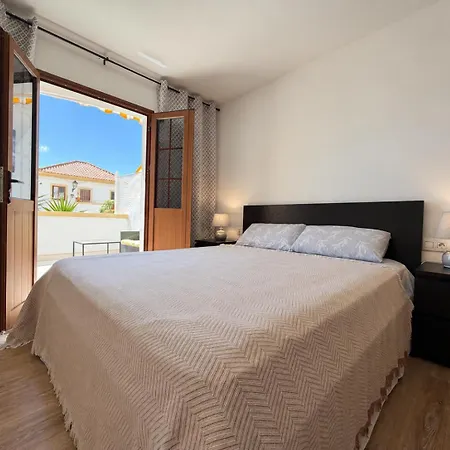 Appartamento Sunny Terrace With Pools In