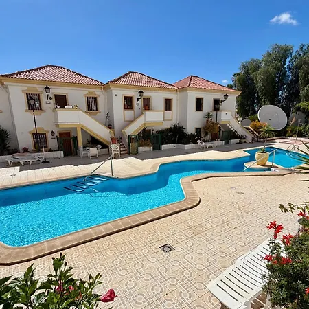 Sunny Terrace With Pools In Appartamento