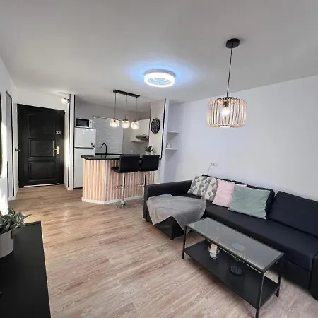 דירה With Terrace And Pools In